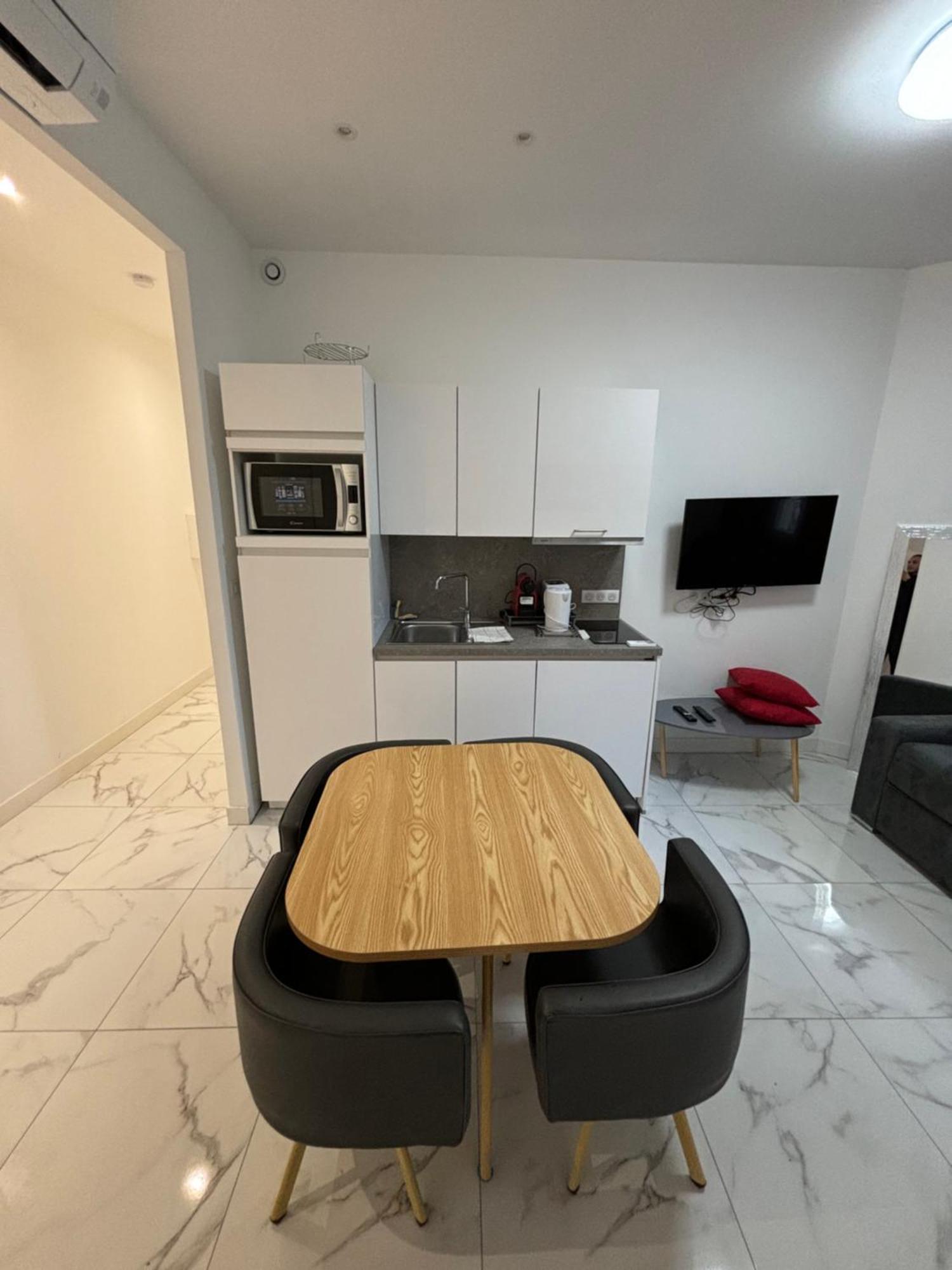 Appartement 4 Couchages Idealement Place Promenade Des Anglais / Cours Saleya นีซ ภายนอก รูปภาพ