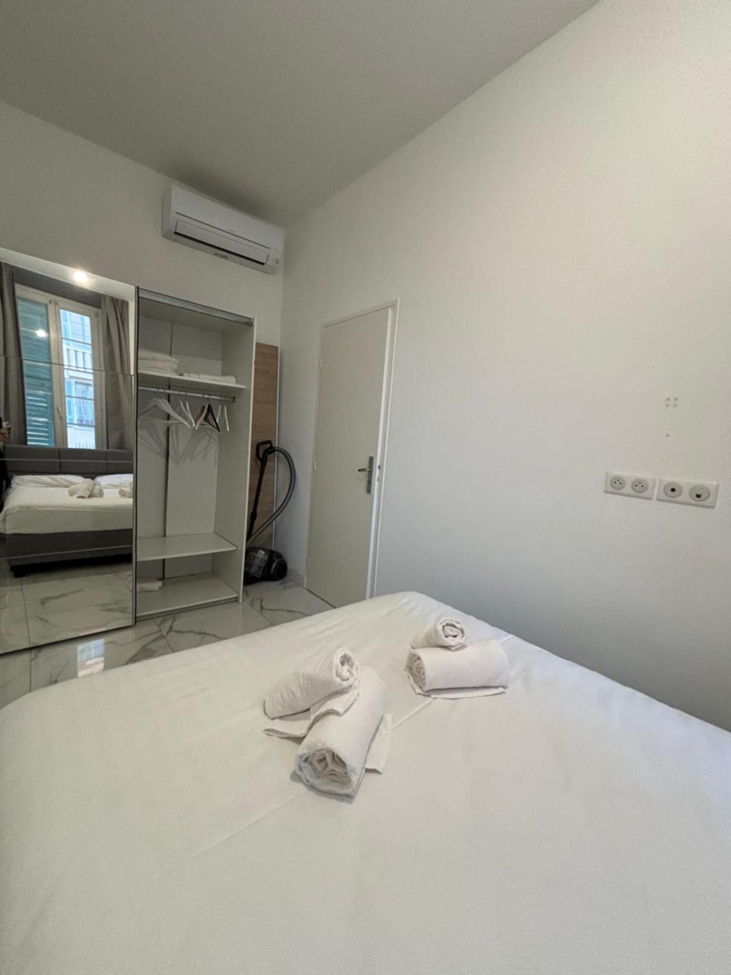 Appartement 4 Couchages Idealement Place Promenade Des Anglais / Cours Saleya นีซ ภายนอก รูปภาพ